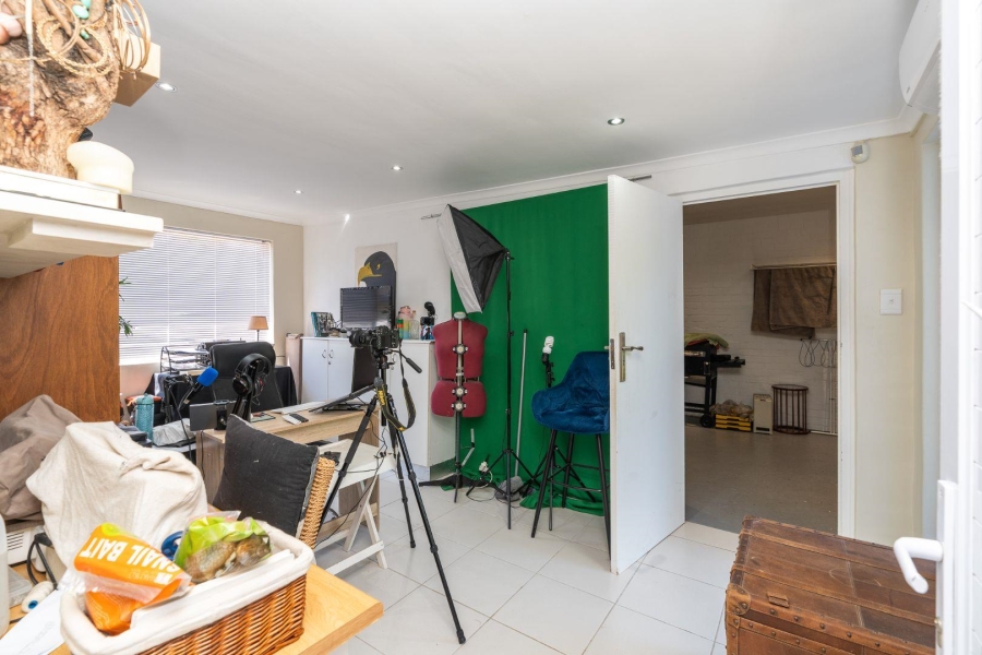 6 Bedroom Property for Sale in Milnerton Western Cape